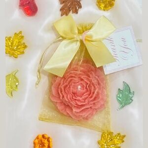 Peony Flower scented candle(can be customised in any color)